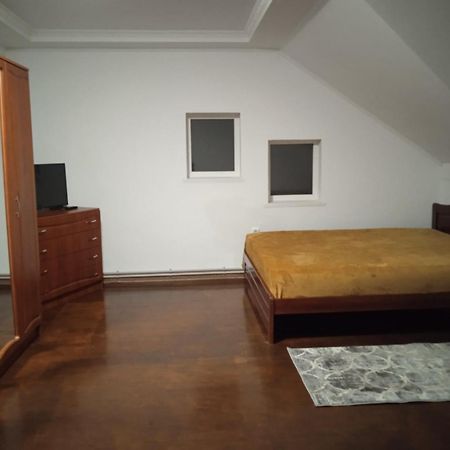 У Софії Hotel Volovets Eksteriør billede